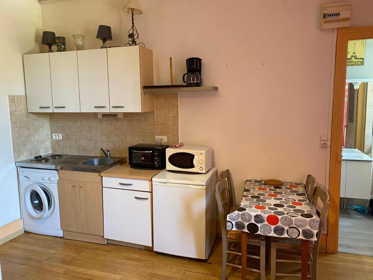 Les Studios Meubles De L'Avenue Bouloumie ヴィッテル エクステリア 写真