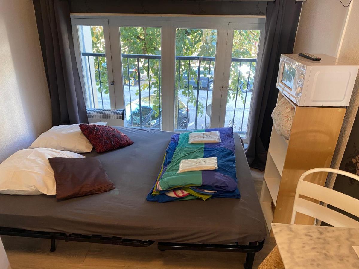 Les Studios Meubles De L'Avenue Bouloumie ヴィッテル エクステリア 写真