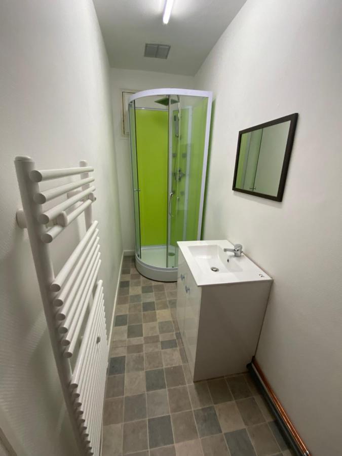 Les Studios Meubles De L'Avenue Bouloumie ヴィッテル エクステリア 写真
