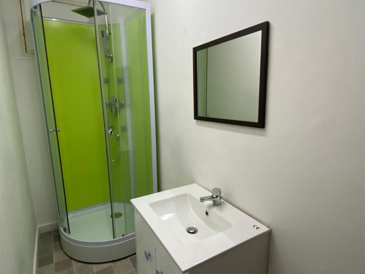 Les Studios Meubles De L'Avenue Bouloumie ヴィッテル エクステリア 写真