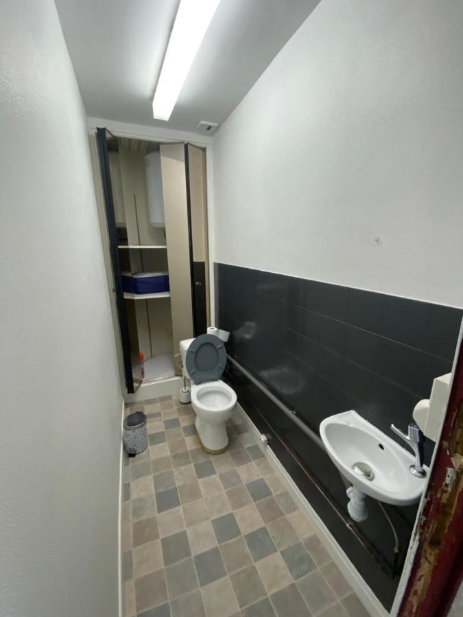 Les Studios Meubles De L'Avenue Bouloumie ヴィッテル エクステリア 写真
