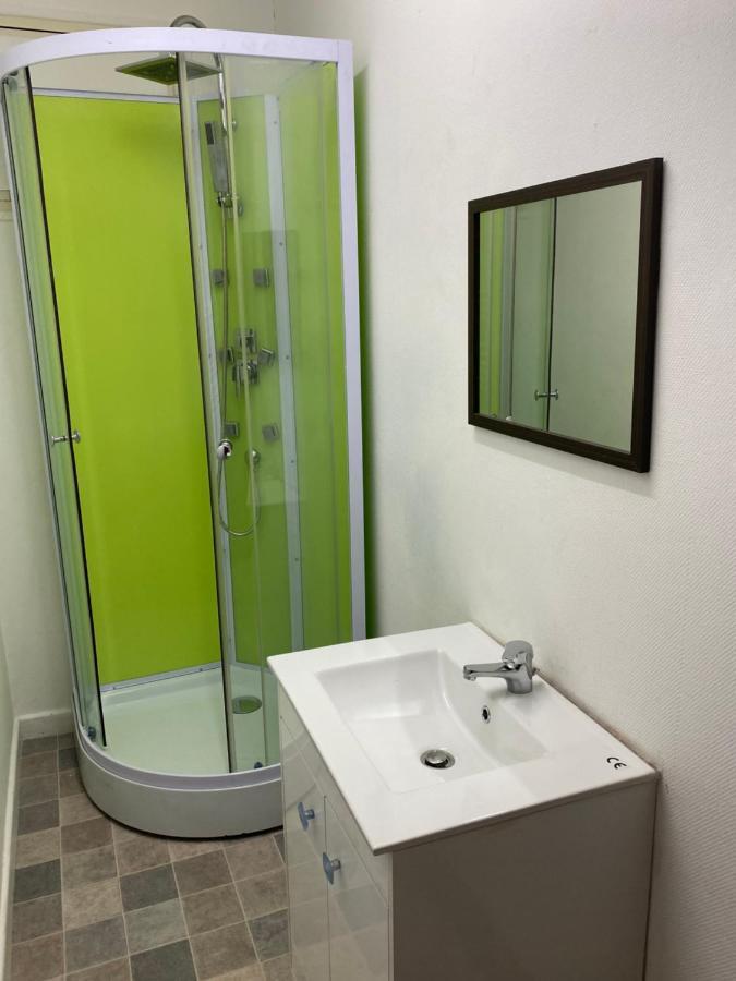 Les Studios Meubles De L'Avenue Bouloumie ヴィッテル エクステリア 写真